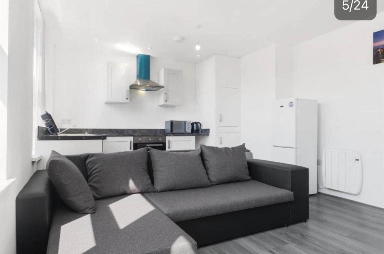 Bradford City Centre Apartments: Extended Stay with Self Check-In Exterior photo