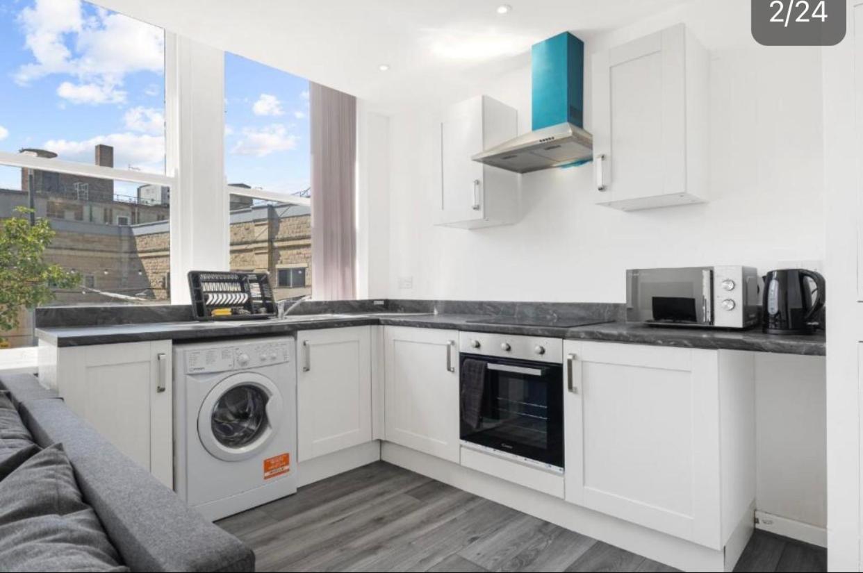 Bradford City Centre Apartments: Extended Stay with Self Check-In Exterior photo